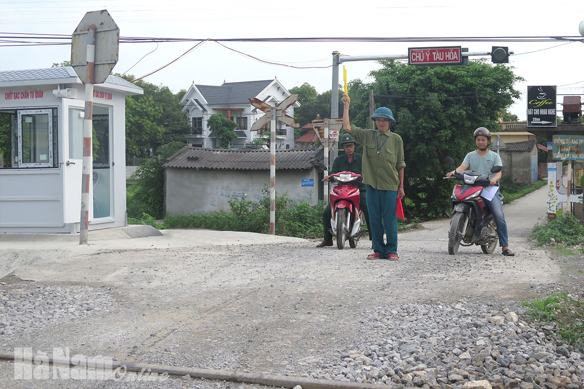 Hiệu quả hoạt động của tổ tự quản an toàn giao thông đường sắt ở Liêm Chung