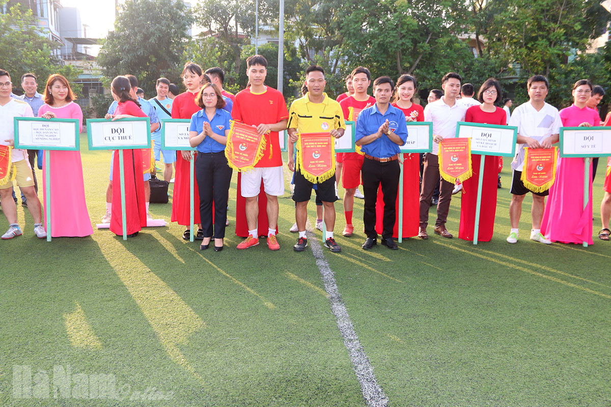 Khai mạc Giải bóng đá Đoàn Khối các cơ quan tỉnh lần thứ X năm 2021