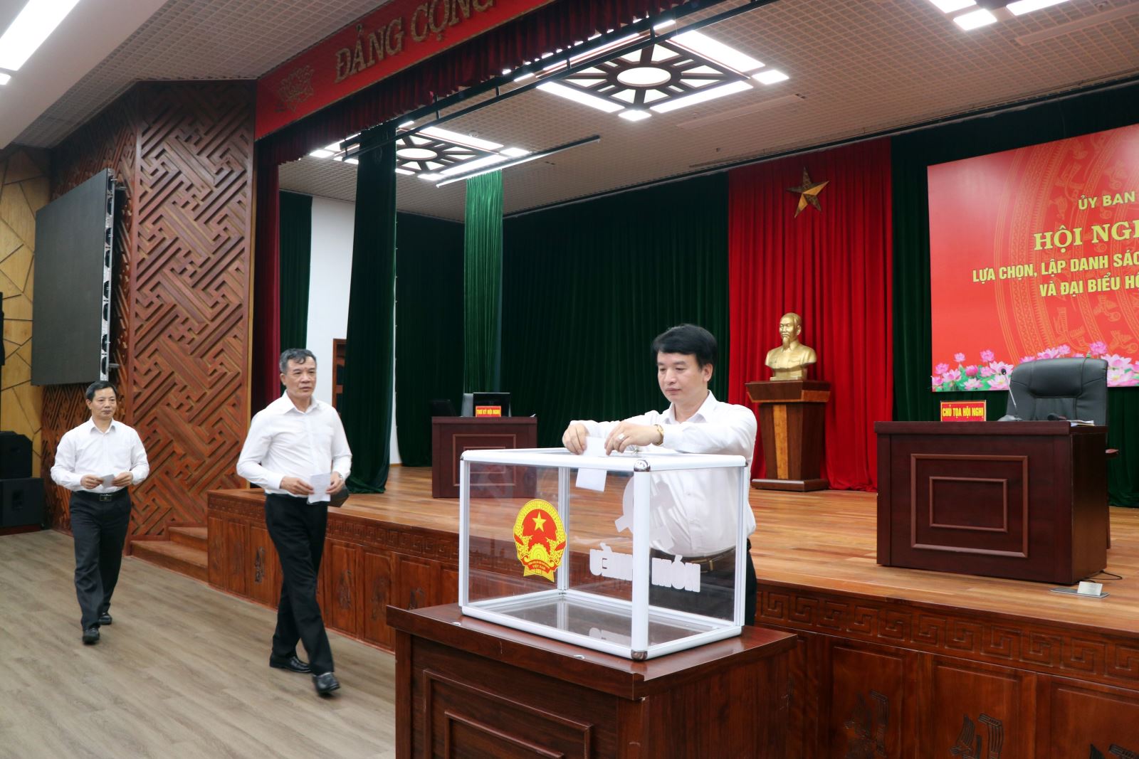 Thời gian vận động bầu cử kết thúc trước thời điểm bắt đầu bỏ phiếu 24 giờ