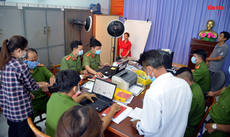 Thẻ căn cước công dân có gắn chip sẽ thay thế được những giấy tờ nào?