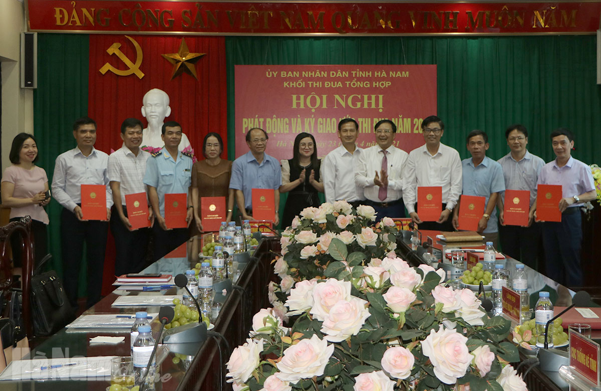 Khối thi đua tổng hợp phát động và ký kết giao ước thi đua năm 2021