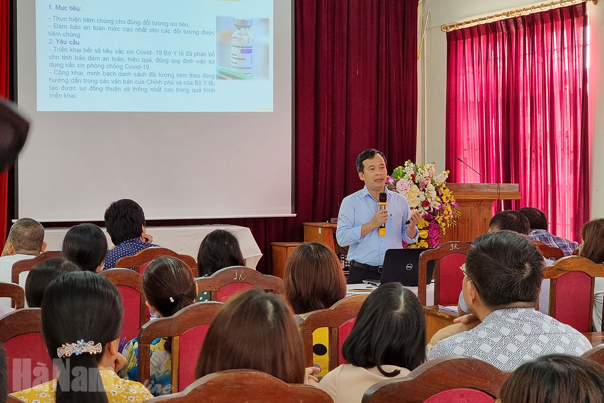 Tập huấn hướng dẫn triển khai tiêm vắc-xin phòng Covid-19