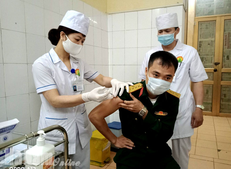 229 cán bộ, chiến sỹ công an, quân đội trong tỉnh đã được tiêm vắc xin phòng dịch Covid-19