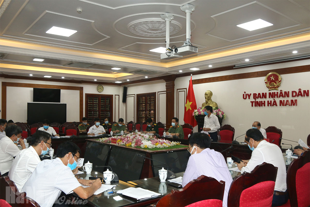 Họp BCĐ phòng, chống Covid-19 tỉnh: Tiếp tục tập trung truy vết thần tốc, khoanh vùng cách ly triệt để, lấy mẫu xét nghiệm trên diện rộng