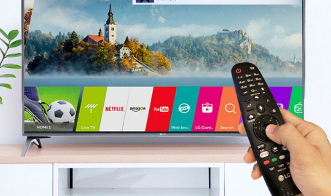 Smart TV bán tại Việt Nam đã có 'trợ lý' tiếng Việt
