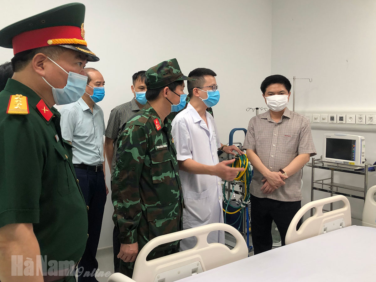 Đồng chí Chủ tịch UBND tỉnh Trương Quốc Huy thăm, động viên các lực lượng đang làm nhiệm vụ chống dịch Covid-19