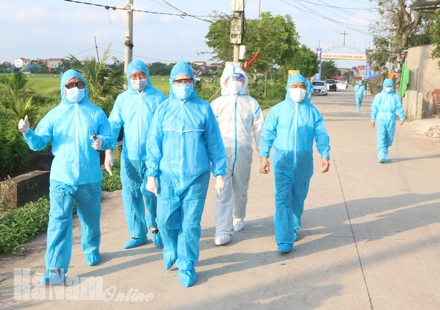 Đồng chí Bí thư Tỉnh ủy Lê Thị Thủy kiểm tra công tác phòng, chống dịch Covid - 19 tại xã Công Lý