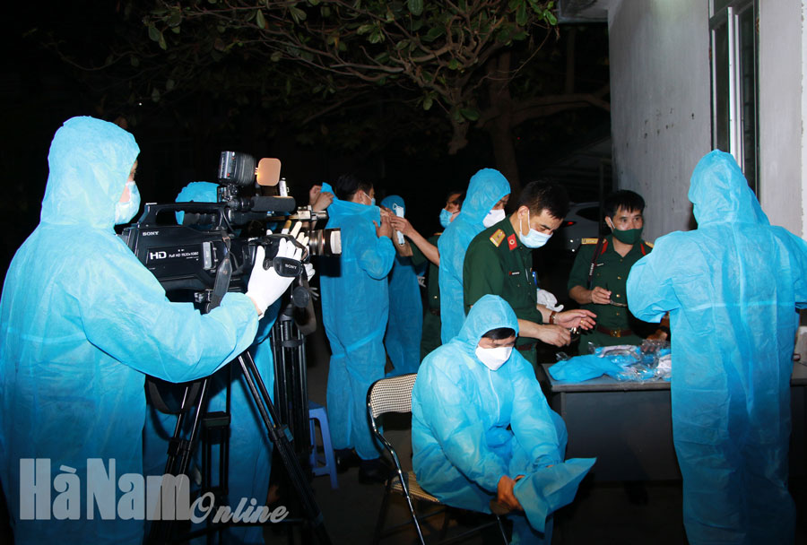 Tản mạn những ngày cao điểm trên tuyến đầu chống dịch covid-19