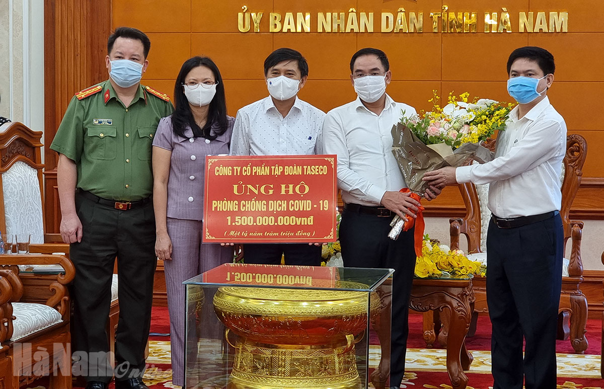 Ba doanh nghiệp hỗ trợ Hà Nam 4,5 tỷ đồng phòng chống dịch Covid-19