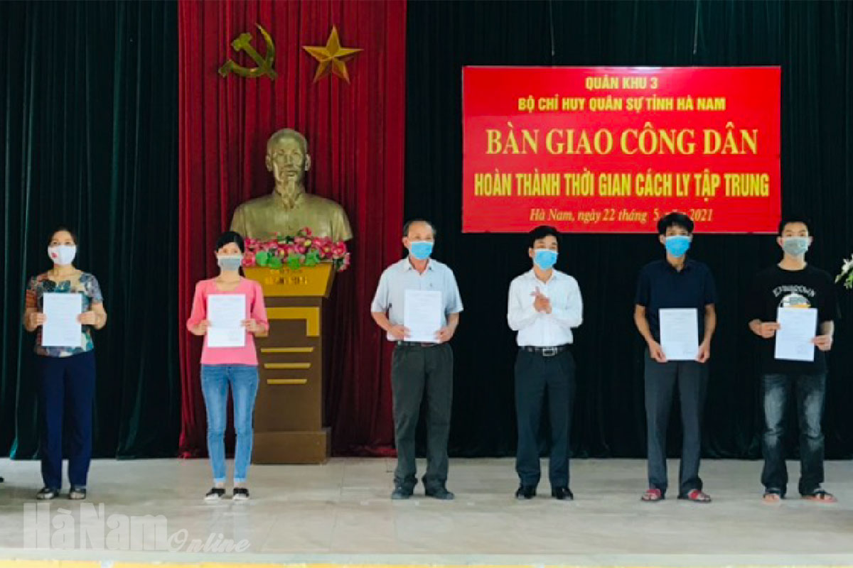 Bàn giao 98 công dân hoàn thành thời gian cách ly tập trung tại Trung đoàn 151