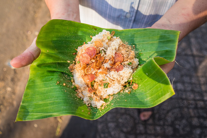 Tiệm xôi có biệt danh nghe cảm thấy rợn người nhưng ăn thì ngon vô đối