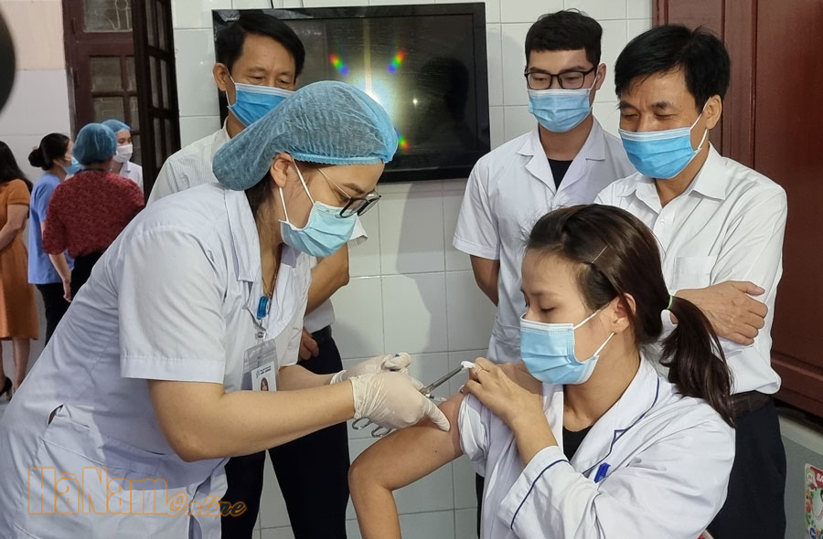Trên 5.000 lao động tại các khu công nghiệp sẽ được tiêm vắc-xin phòng Covid-19 đợt 2