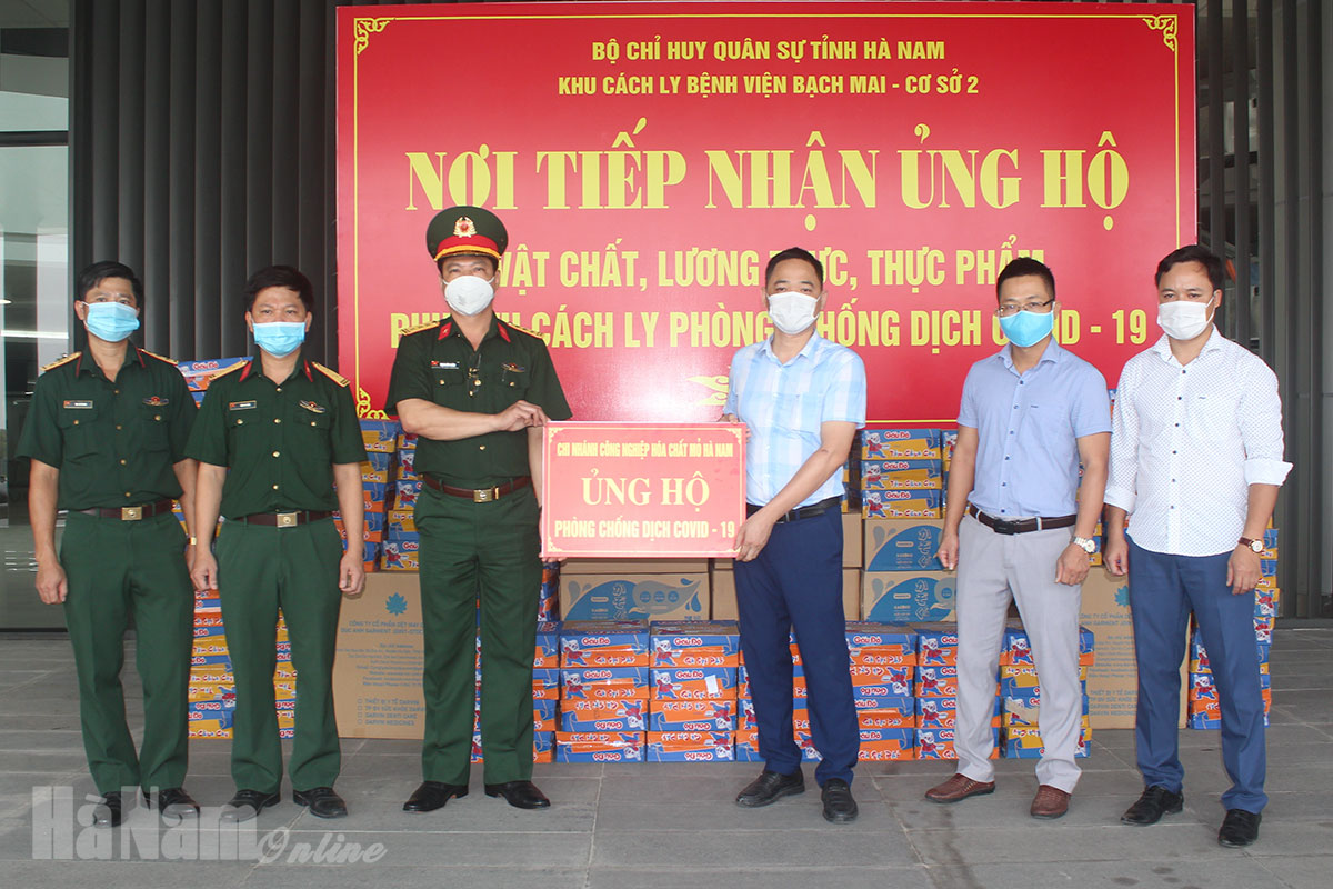 Chi nhánh Công nghiệp Hóa chất mỏ Hà Nam ủng hộ hơn 40 triệu đồng cho công tác phòng, chống dịch Covid-19