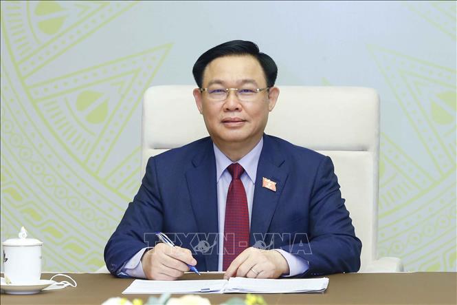 Liên bang Nga xem xét chuyển giao công nghệ sản xuất vaccine Sputnik V tại Việt Nam