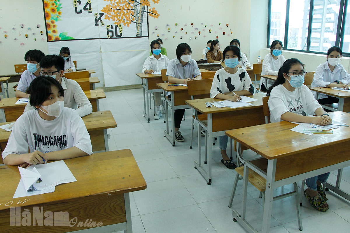 Kết thúc Kỳ thi vào lớp 10 chuyên Biên Hòa năm học 2021-2022