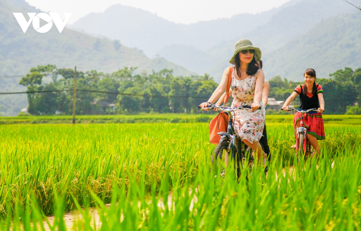 Xu hướng nghỉ dài ngày, chi tiêu du lịch mạnh tay sau khi tiêm vaccine