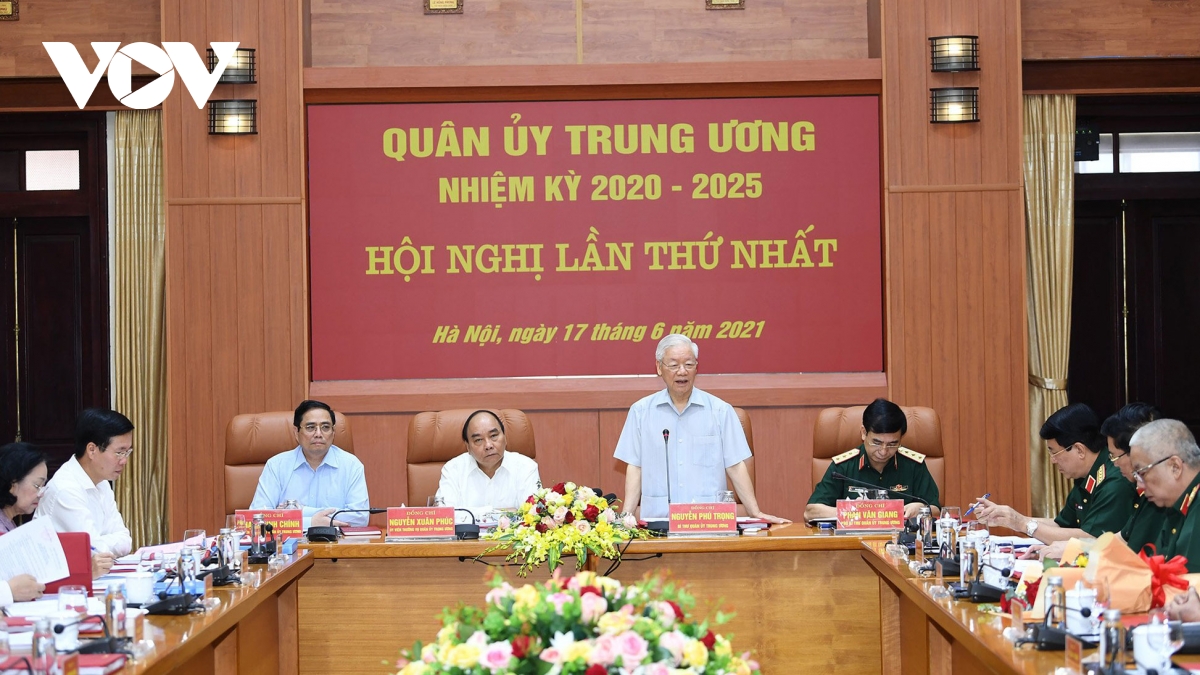 Tổng Bí thư: Quân đội phải đi đầu trong đấu tranh chống tham nhũng, chủ nghĩa cá nhân