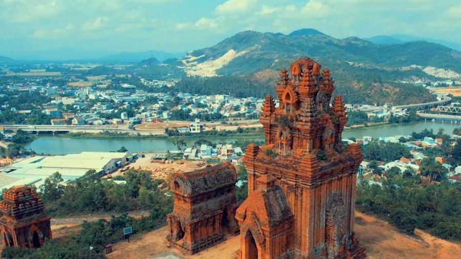 Tháp Bánh - Tòa tháp tồn tại gần 1000 năm ở Bình Định