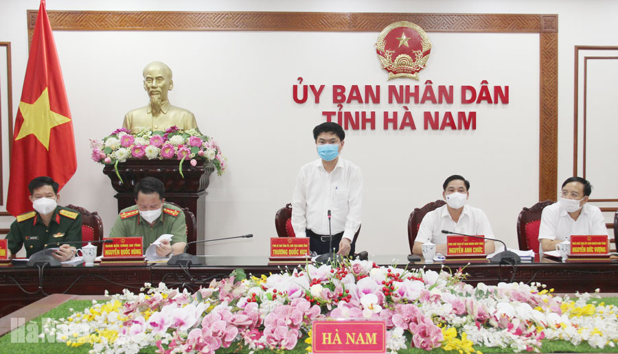 UBND tỉnh thảo luận Báo cáo kết quả thực hiện nhiệm vụ phát triển KT-XH 6 tháng đầu năm