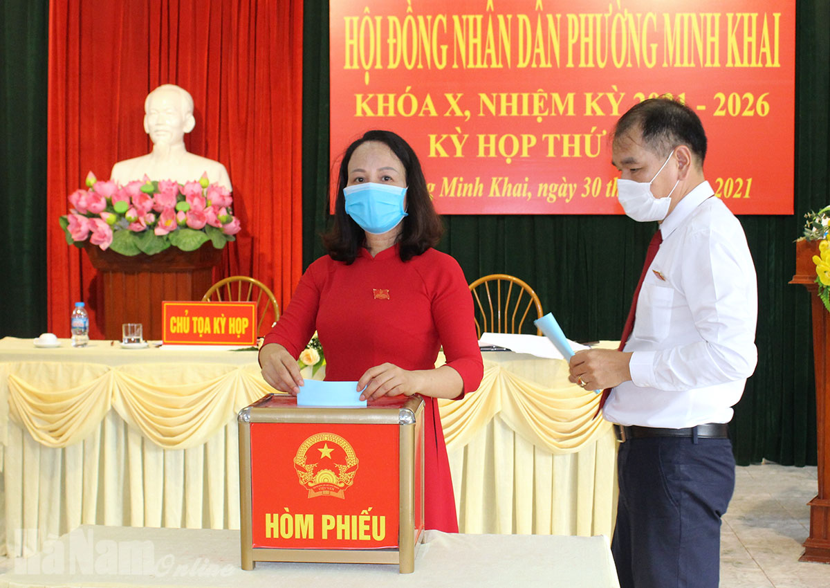 Kỳ họp thứ nhất HĐND phường Minh Khai nhiệm kỳ 2021-2026