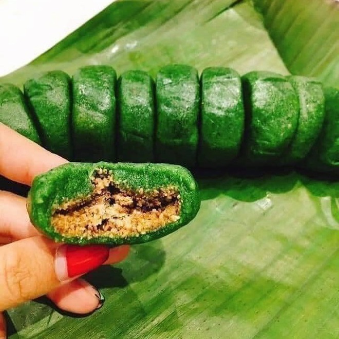 Độc đáo bánh ngải màu xanh lét của người Tày