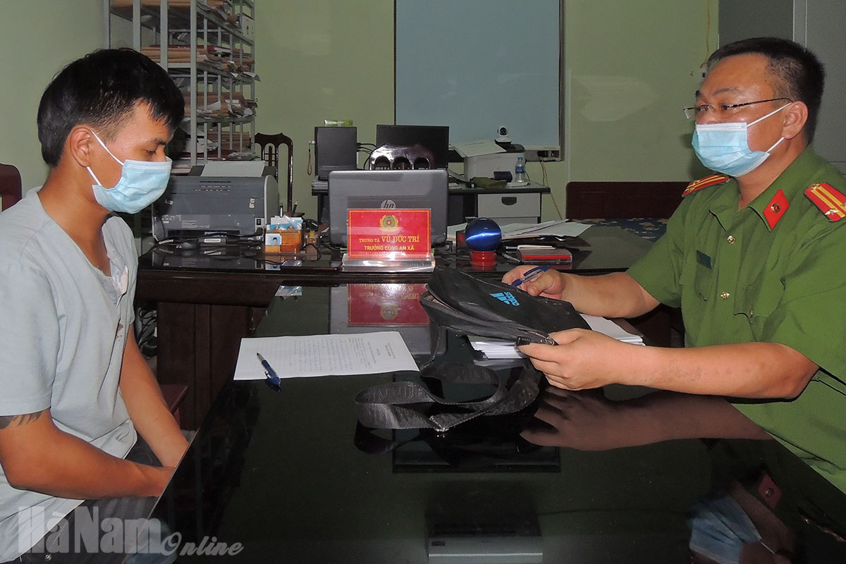 Thiếu tiền trả nợ, nam shipper hoang báo tin bị cướp