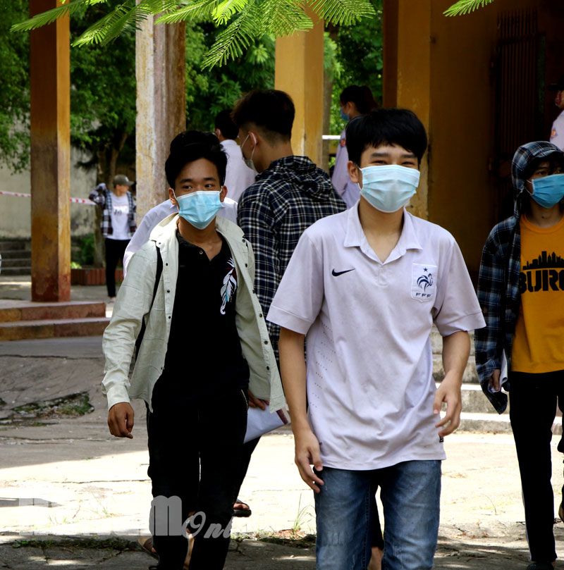 Các bài thi tổ hợp khó, một thí sinh bị đình chỉ thi môn Địa Lý