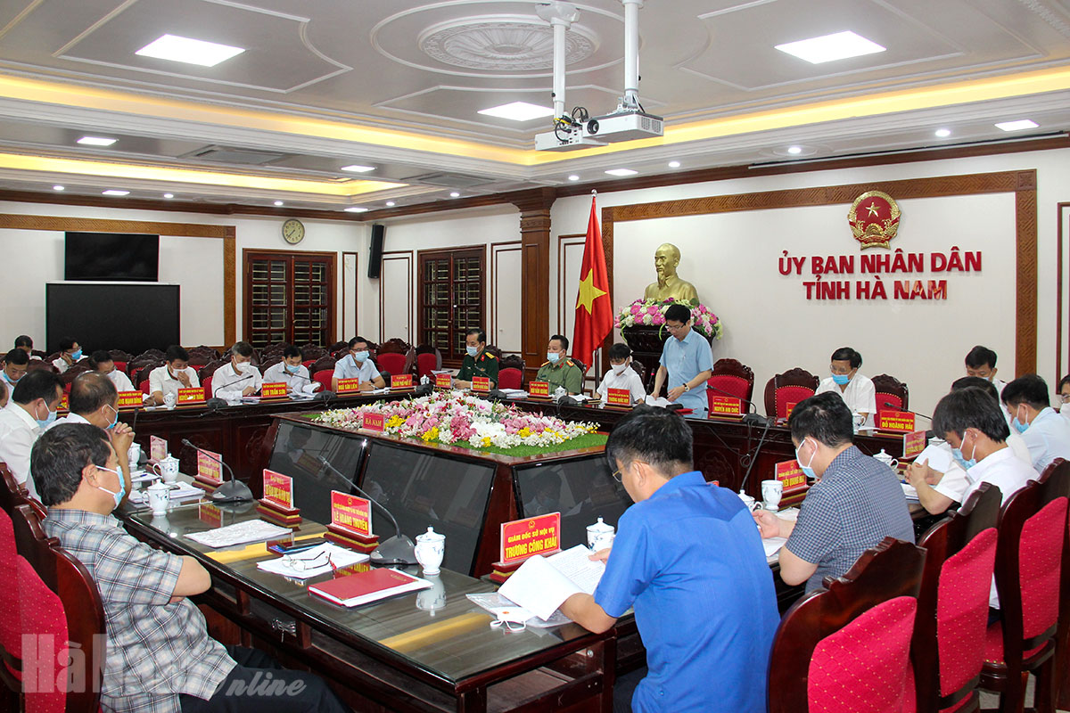 UBND tỉnh thảo luận dự thảo Nghị quyết của BTV Tỉnh ủy và dự thảo quyết định quy phạm pháp luật của UBND tỉnh