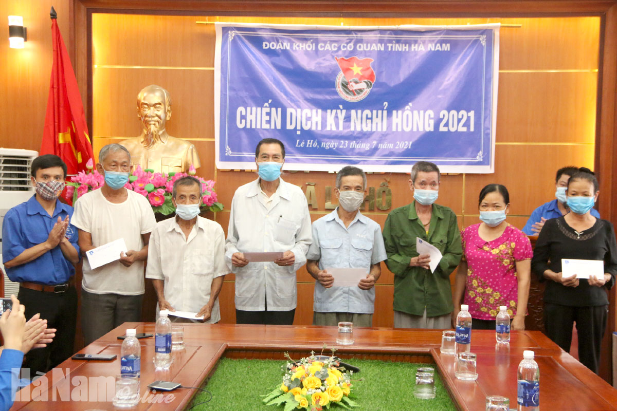 Đoàn Khối các cơ tỉnh thăm, tặng quà nhân kỷ niệm Ngày Thương binh – Liệt sĩ