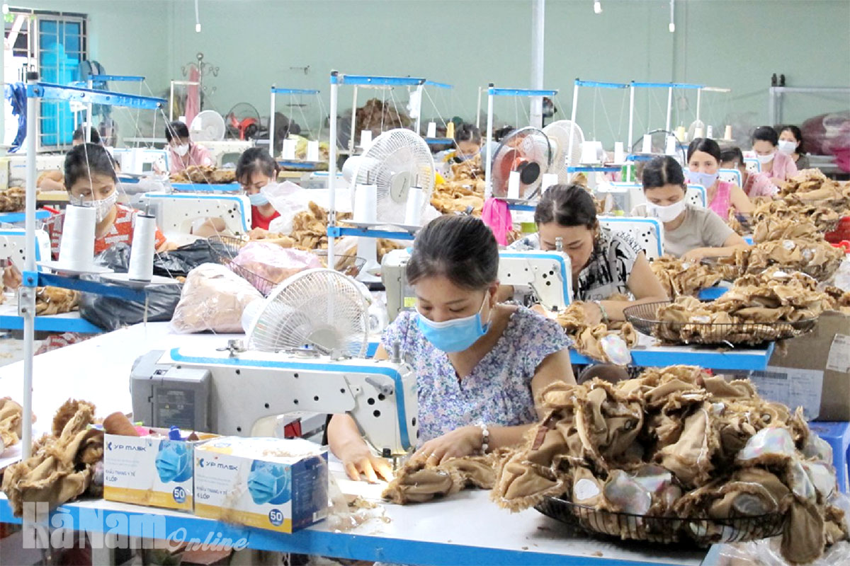 Hỗ trợ phát triển các sản phẩm công nghiệp nông thôn tiêu biểu