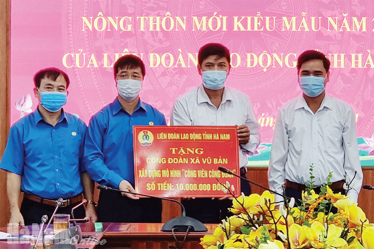 Công đoàn xã Vũ Bản tham gia xây dựng nông thôn mới kiểu mẫu