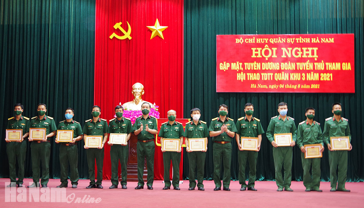 Đoàn vận động viên Bộ CHQS tỉnh đạt giải Ba toàn đoàn tại Hội thao Quân khu 3