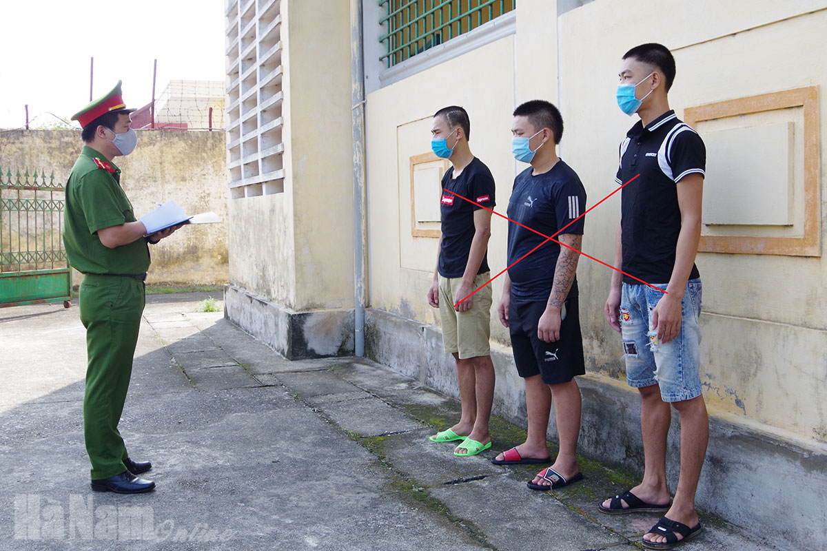 Đi đòi nợ thuê, 3 đối tượng bị bắt vì hành vi “cưỡng đoạt tài sản”