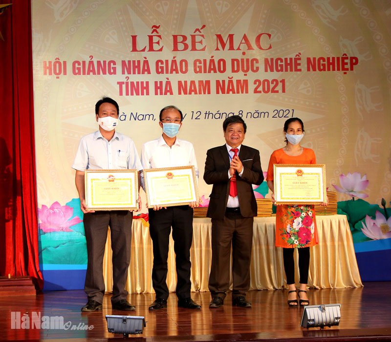 Bế mạc và trao giải Hội giảng Nhà giáo Giáo dục nghề nghiệp năm 2021