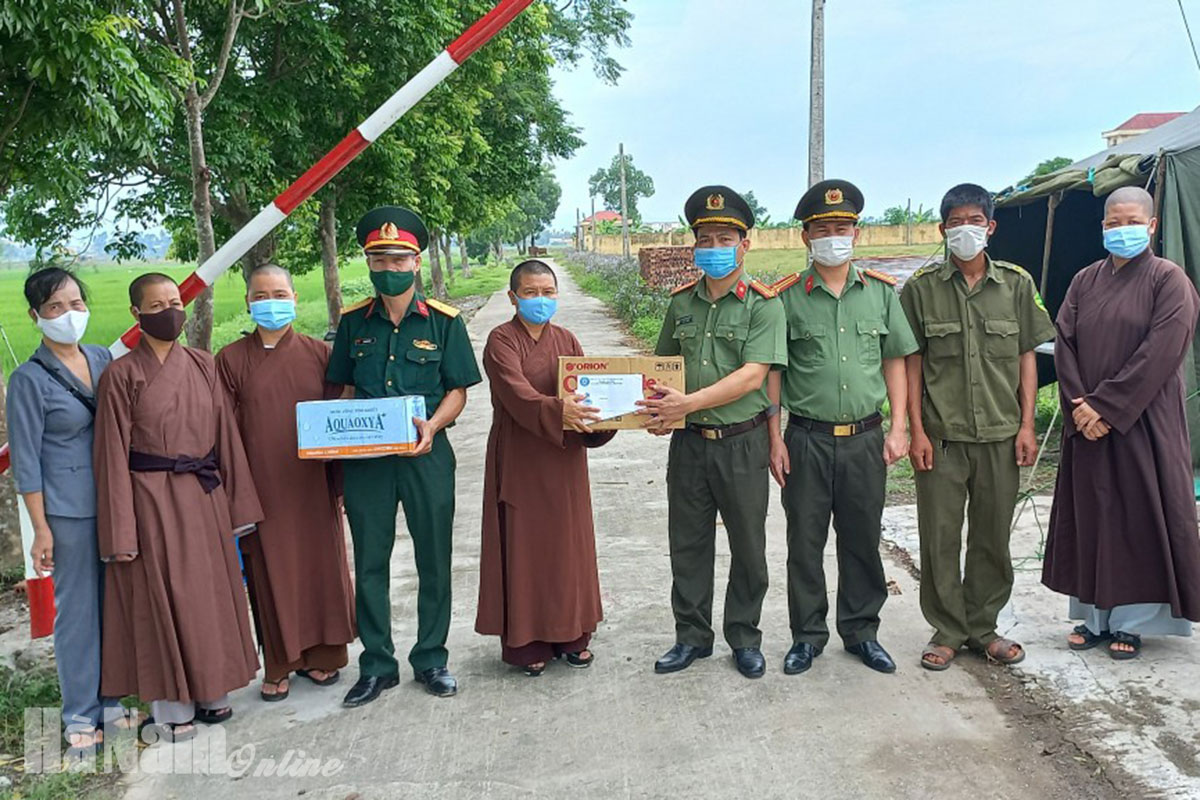 Khu cách ly tập trung huyện Bình Lục tiếp nhận 38 công dân về cách ly phòng dịch