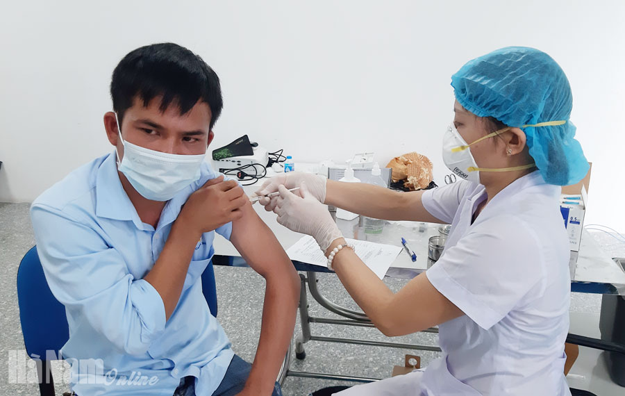 Công nhân các khu công nghiệp đã được tiêm hơn 21,5 nghìn liều vắc-xin phòng Covid-19