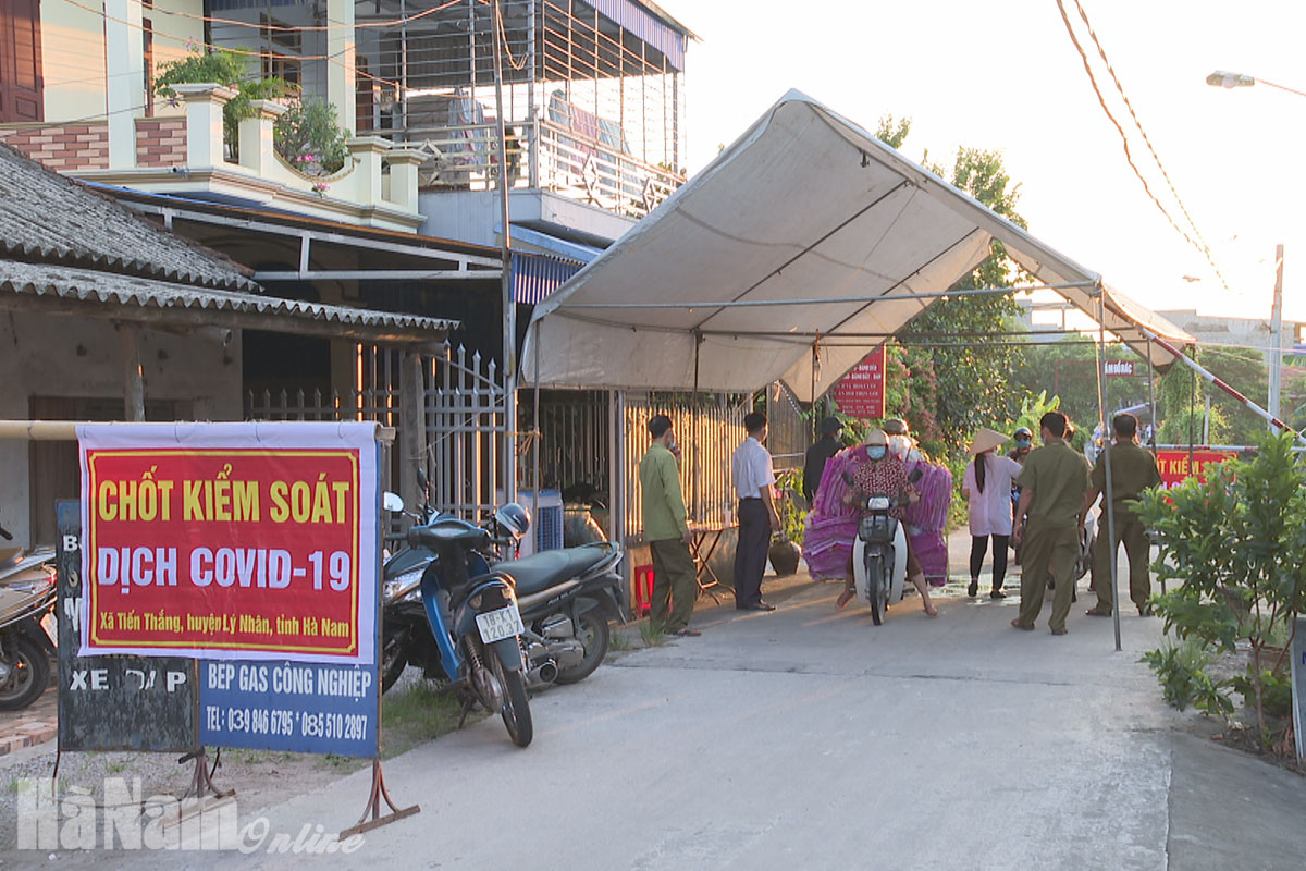 Lý Nhân lập 3 chốt kiểm soát dịch giáp ranh với tỉnh Nam Định