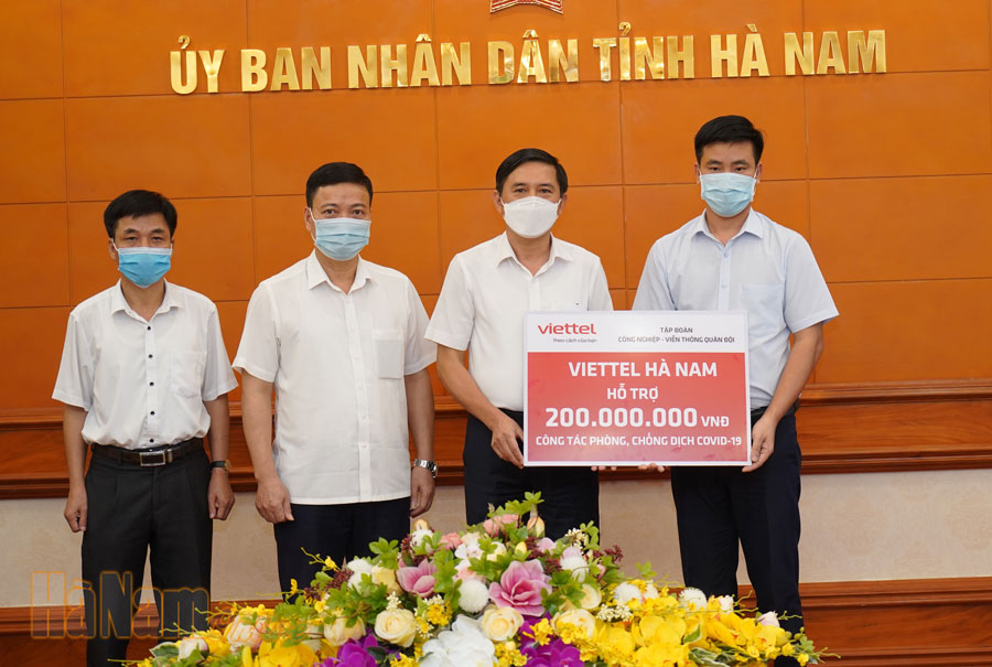 3 doanh nghiệp ủng hộ 800 triệu đồng vào Quỹ Vắc-xin phòng Covid-19 tỉnh Hà Nam