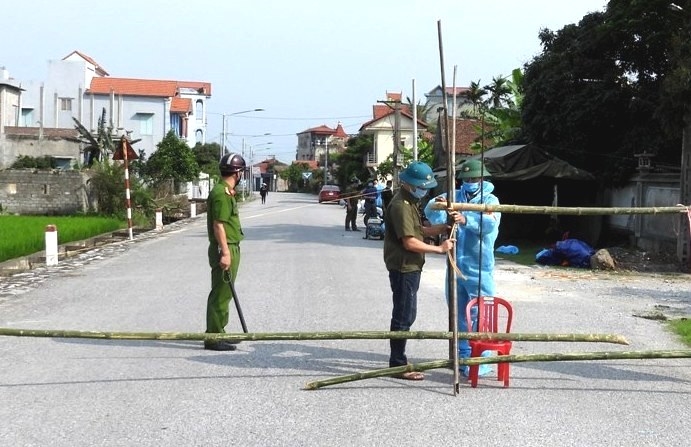Tăng cường kiểm tra, kiểm soát phòng, chống dịch đối với người, phương tiện vào địa bàn tỉnh