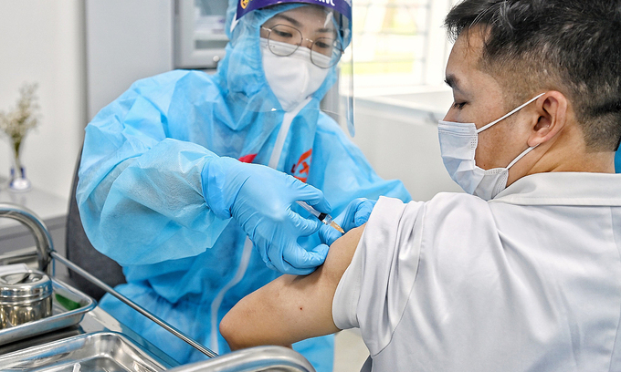 Nổi hạch sau tiêm vaccine Covid-19 có nguy hiểm?