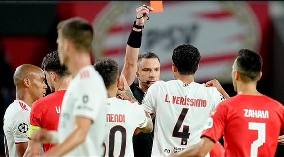 PSV Eindhoven chia tay Champions League