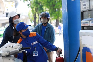 Giá xăng dầu giảm mạnh