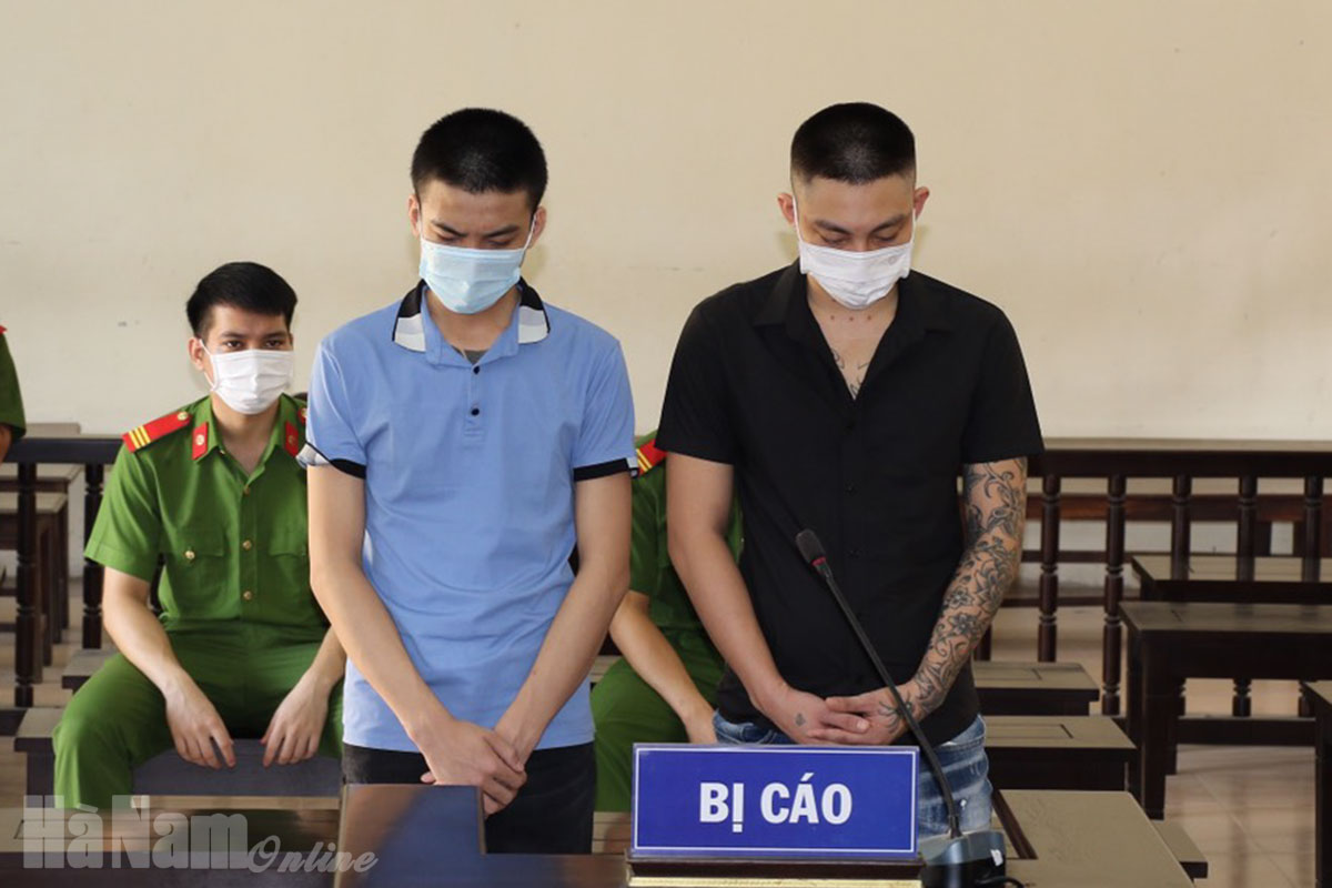 Phạm tội mua bán và tổ chức sử dụng trái phép chất ma tuý, 2 bị cáo lĩnh 31 năm tù