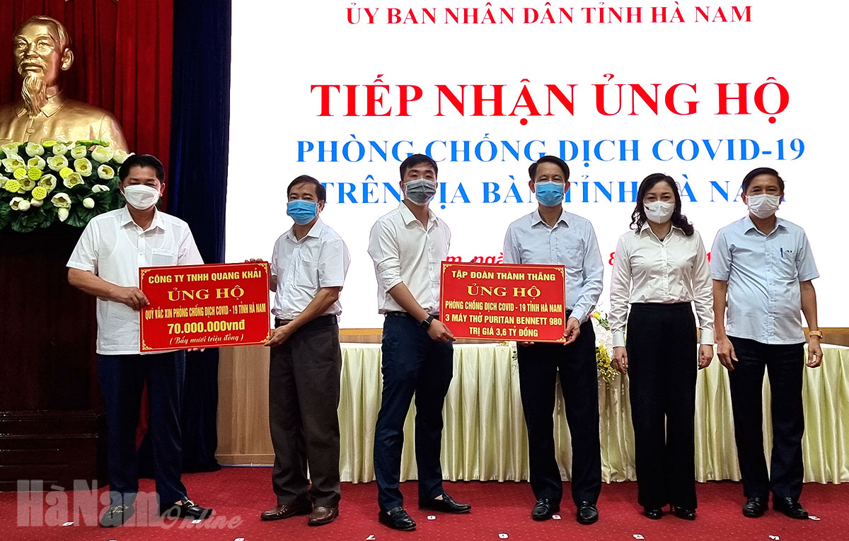 UBND tỉnh tiếp nhận 3,67 tỷ đồng ủng hộ phòng chống dịch Covid-19