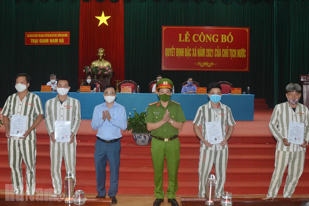 Trại giam Nam Hà công bố Quyết định đặc xá của Chủ tịch nước năm 2021
