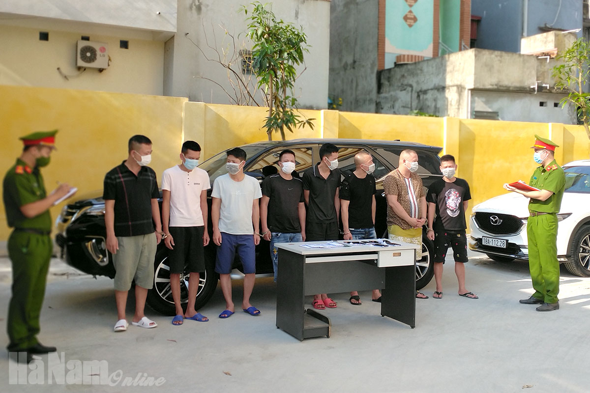 Phá ổ bạc cảnh giới bằng camera ở La Sơn (Bình Lục)