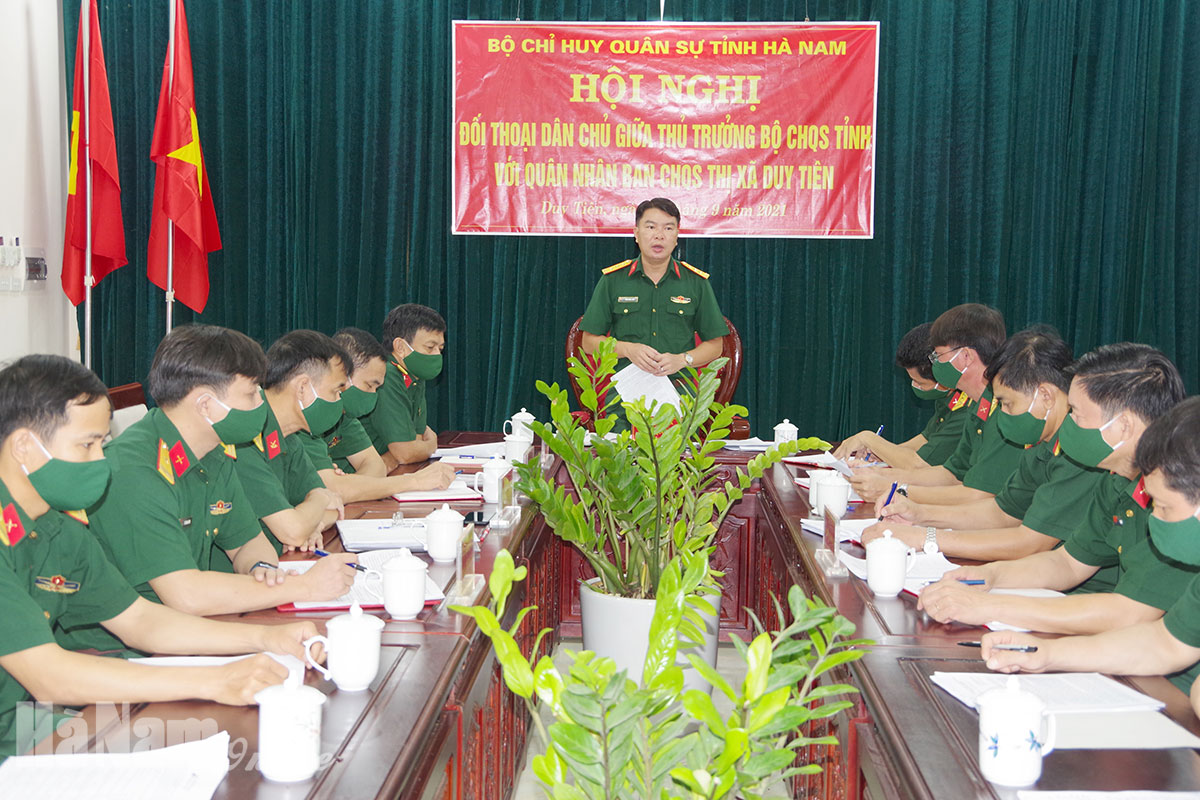 Bộ CHQS tỉnh Hà Nam tổ chức hội nghị sinh hoạt, đối thoại dân chủ với cán bộ, chiến sĩ các cơ quan, đơn vị