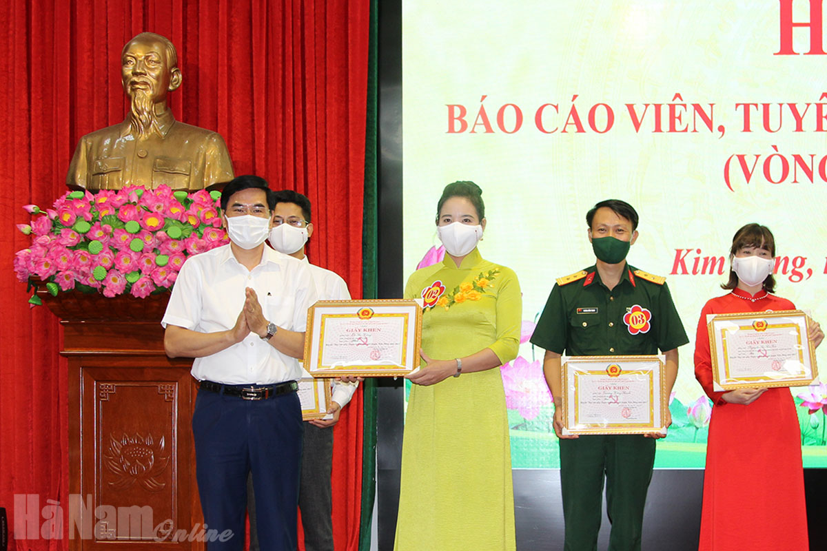 Huyện ủy Kim Bảng tổ chức vòng chung khảo hội thi báo cáo viên, tuyên truyền viên giỏi năm 2021
