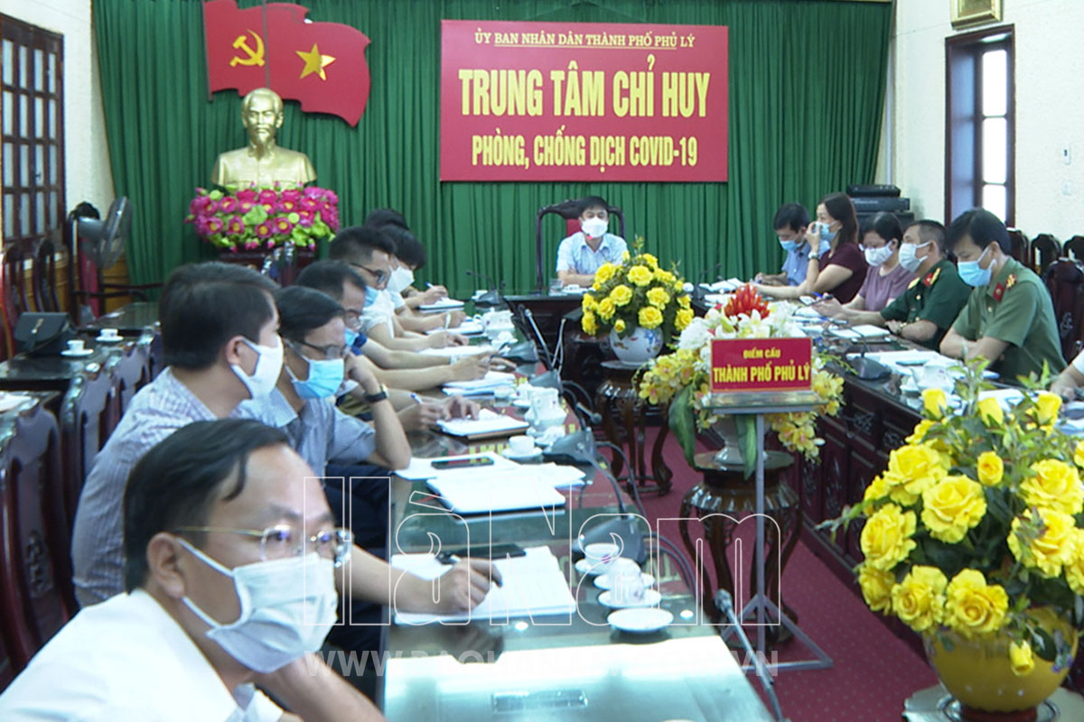 UBND thành phố tổ chức hội nghị trực tuyến với 21 phường, xã về phòng, chống dịch Covid–19