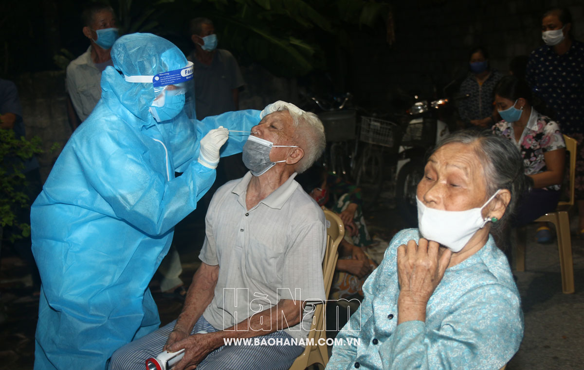 12 trường hợp mắc Covid-19 liên quan đến ca F0 ở Phù Vân